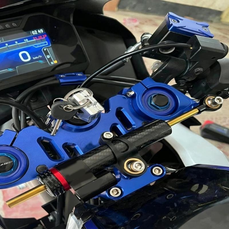 252 Mm Motorcycle Steering Damper Stabilizer with Carbon-Look Sleeve, Inverted Bracket Design for Steadier Front End Feel During Street Use and Road