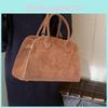 Retro European Large Capacity Handbag With Stitching Details For Commuting