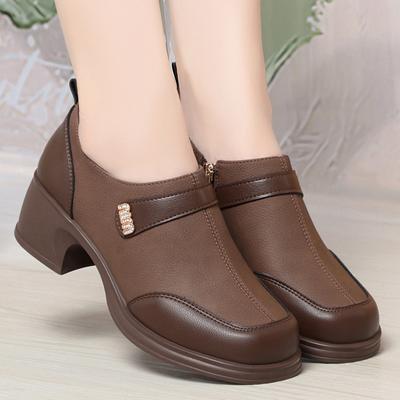 2025 Nuove Scarpe Primaverili Morbide Slip On Donna Vintage Décolleté da Abito da Donna Tacco Alto Spesso Scarpe con Plateau Retro Marroni Quotidiane Mamma