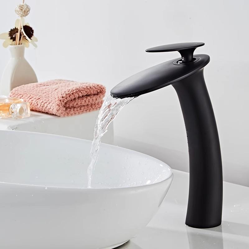 Bateria Łazienkowa Różowe Złoto Mosiężna Bateria Umywalkowa Bateria do Zlewu Kran Wodospad Zimna i Ciepła Woda Kran do Umywalki Montowany na Blacie Kran do Umywalki