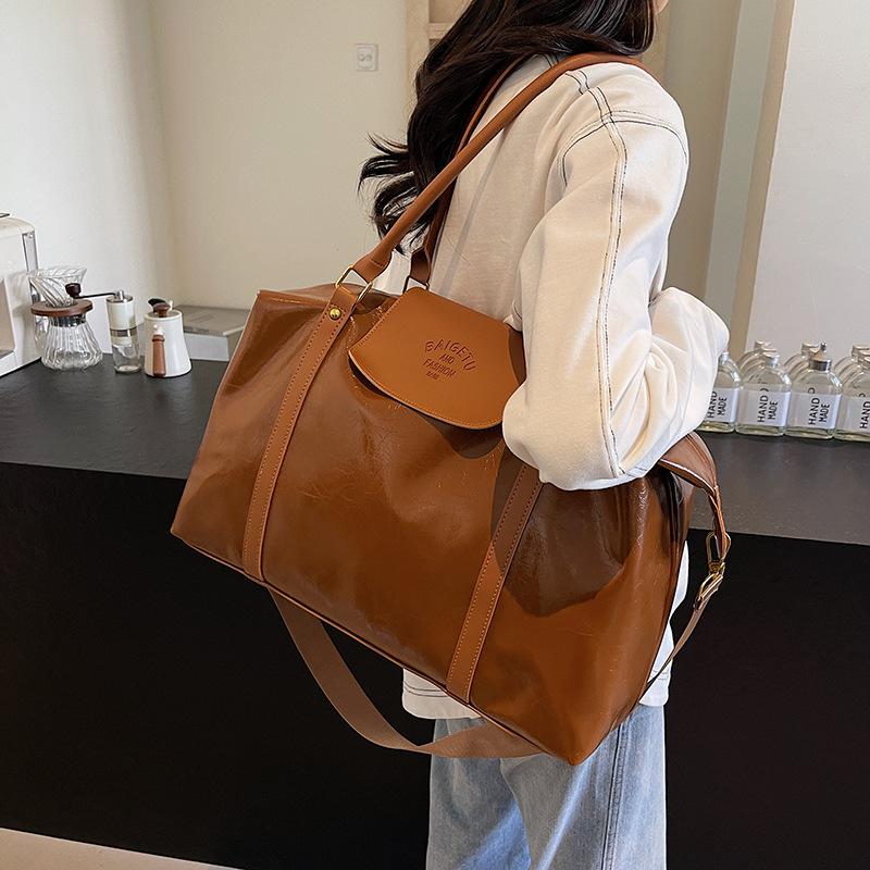 Fashion waterproof sports shoulder bag dry and wet separation sports fitness bag short business trip simple hand luggage