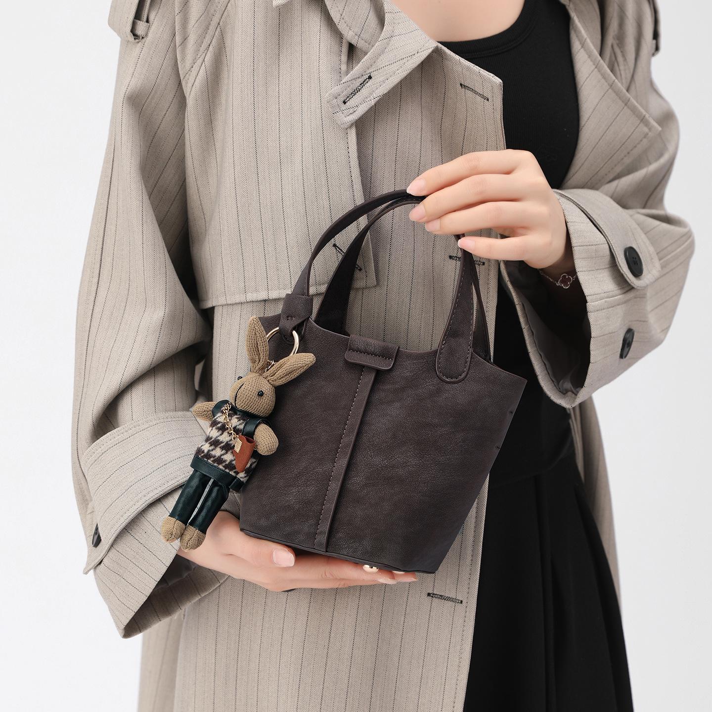 

Fashionable and Simple Large Capacity Portable Bucket Bag, High-end and Stylish Small Bag, New Single Shoulder Crossbody Bag коричневый