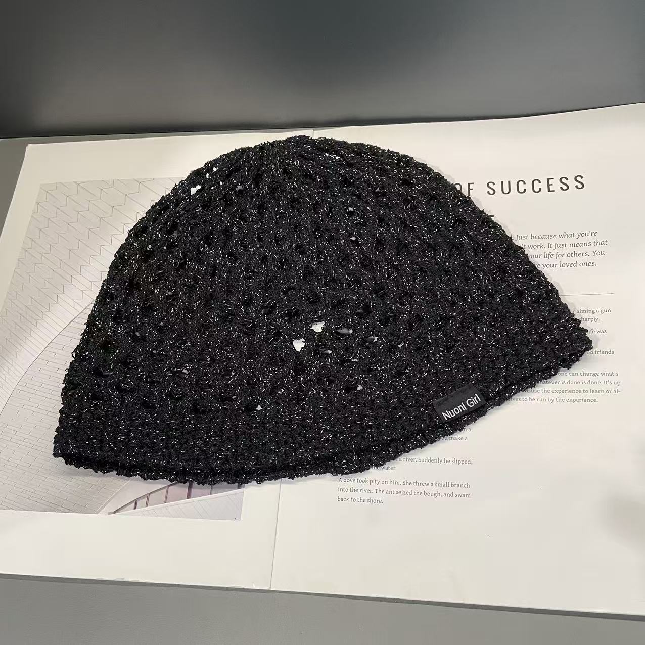 

Осень и Зима Новая Корейская Атмосферная Универсальная Яркий Шелк Смешанная Шерсть Ажурная Вязаная Шапка Шапка Бини M（56-58cm）