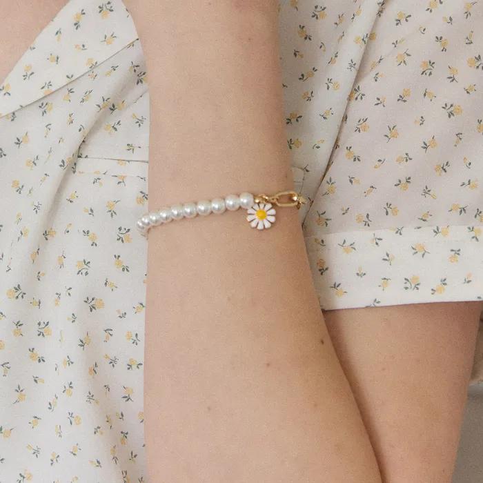 Daisy Pearl Chain Bracelet - Gold
