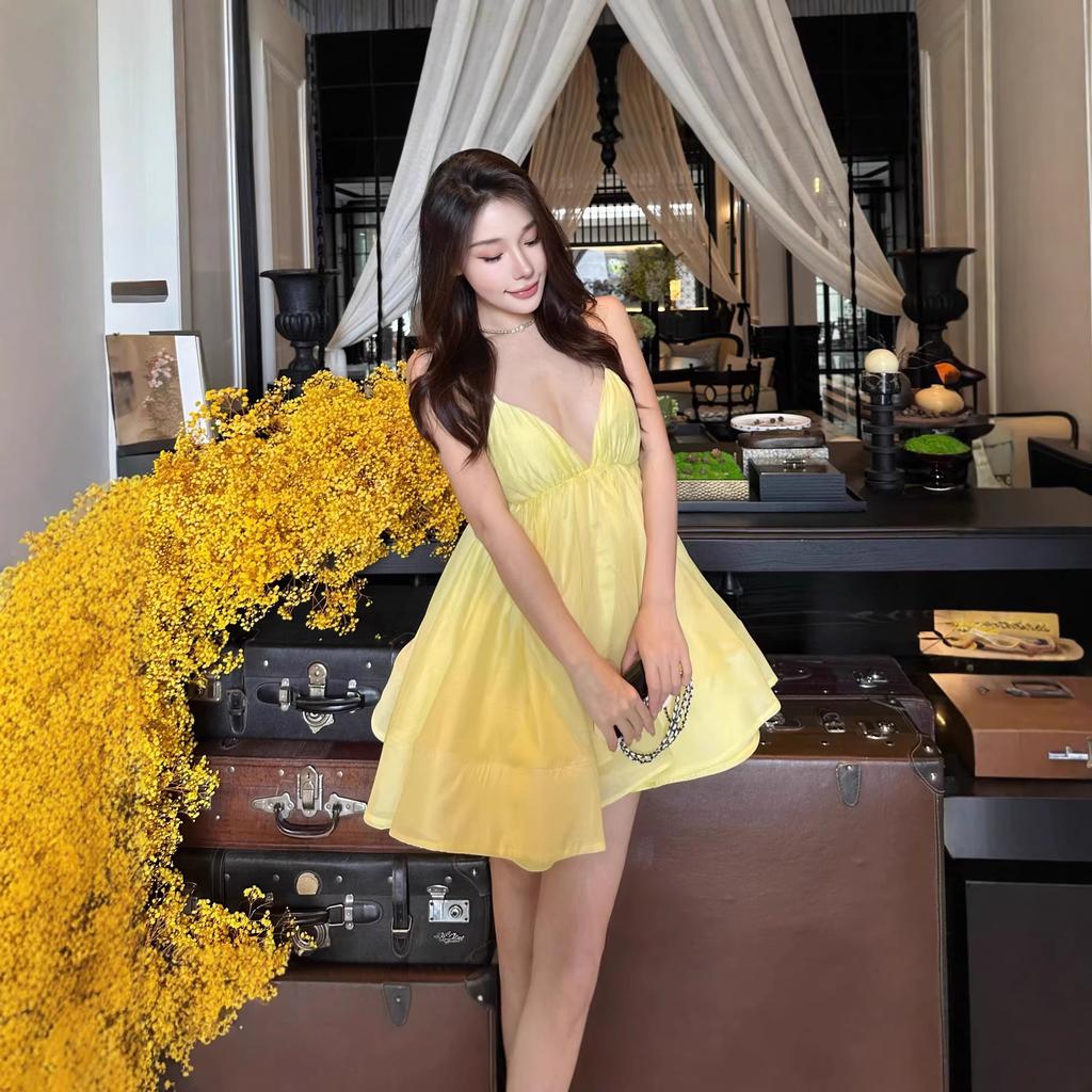 Summer yellow suspender dress women's V-neck backless strap A-shaped skirt fluffy short skirt vacation style