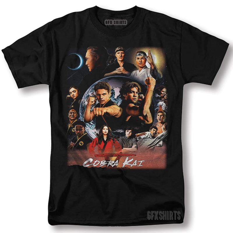 Футболка с изображением персонажей сериала «Кобра Кай» и героя фильма «Карате Кид» в классическом винтажном стиле. S