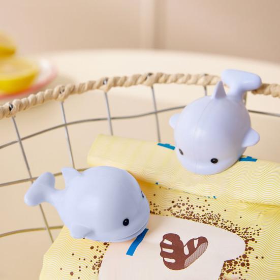 2Pcs Whale Magnetic Bag Clips, Cute Fridge Magnet Food Sealer, Airtight Chip Clip for Snacks Food Storage