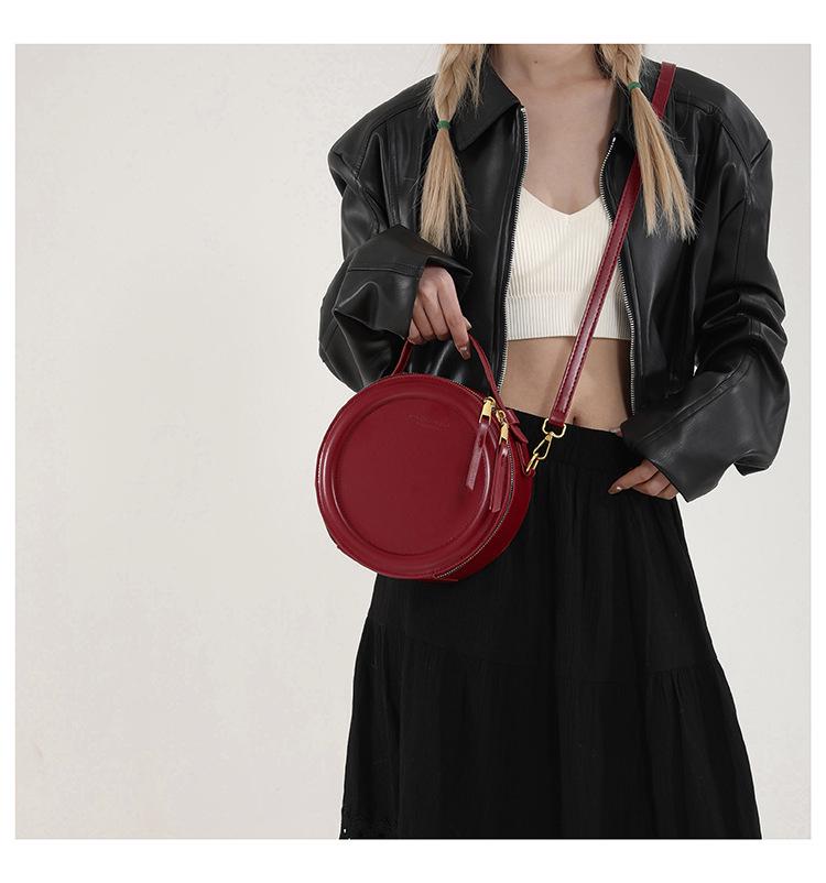Niche Retro Hong Kong Style Women's Round Handbag - 2025 Early Spring Fashion, Versatile Single Shoulder Crossbody Bag