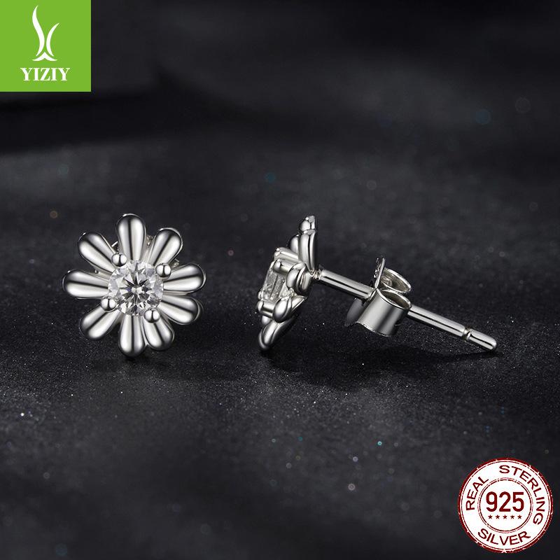S925 Silber D-Farbe Moissanit Ohrringe Leichter Luxus High-End Herbst und Winter, Weibliche Kleine Gänseblümchen Mozzarella Stecker