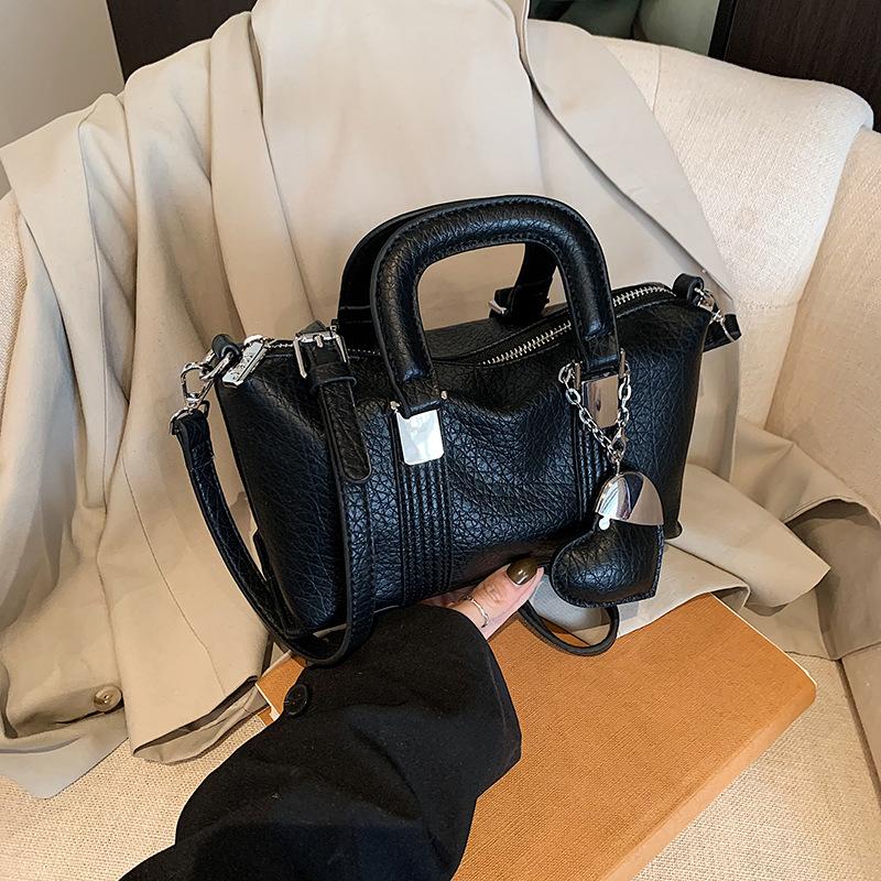 High-end small bag women's 2025 new spring and summer versatile messenger bag fashionable portable small square bag