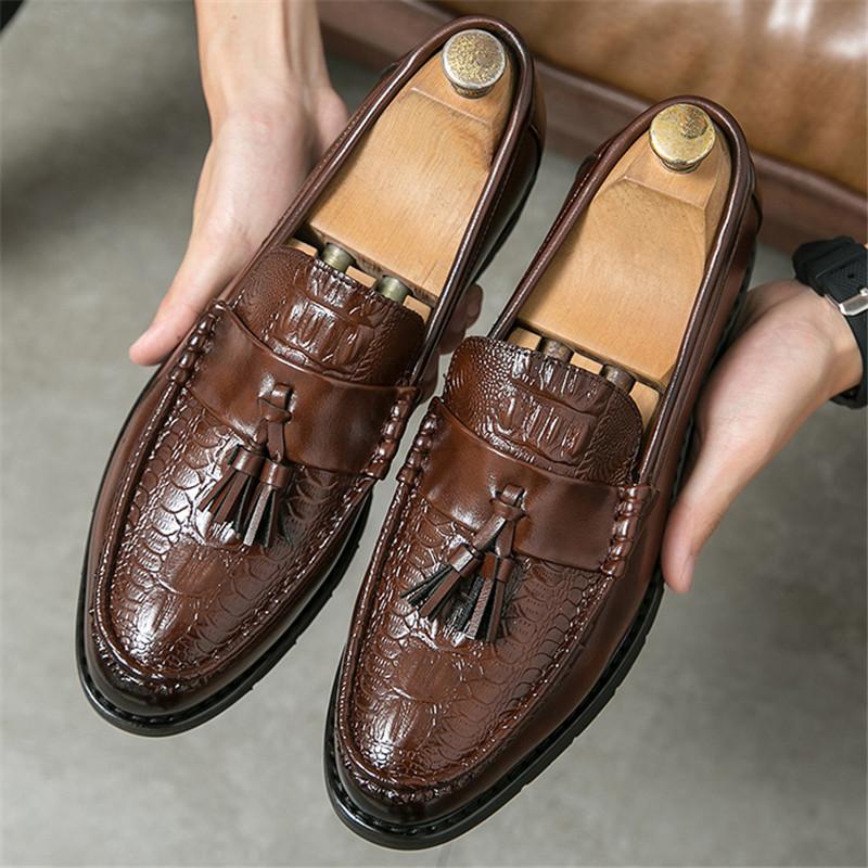 Fashion Luxury Designer New Men Tassels Thick Bottom Black Brown Shoes Moccasins Wedding Prom Homecoming Party Footwear Zapatos Hombre