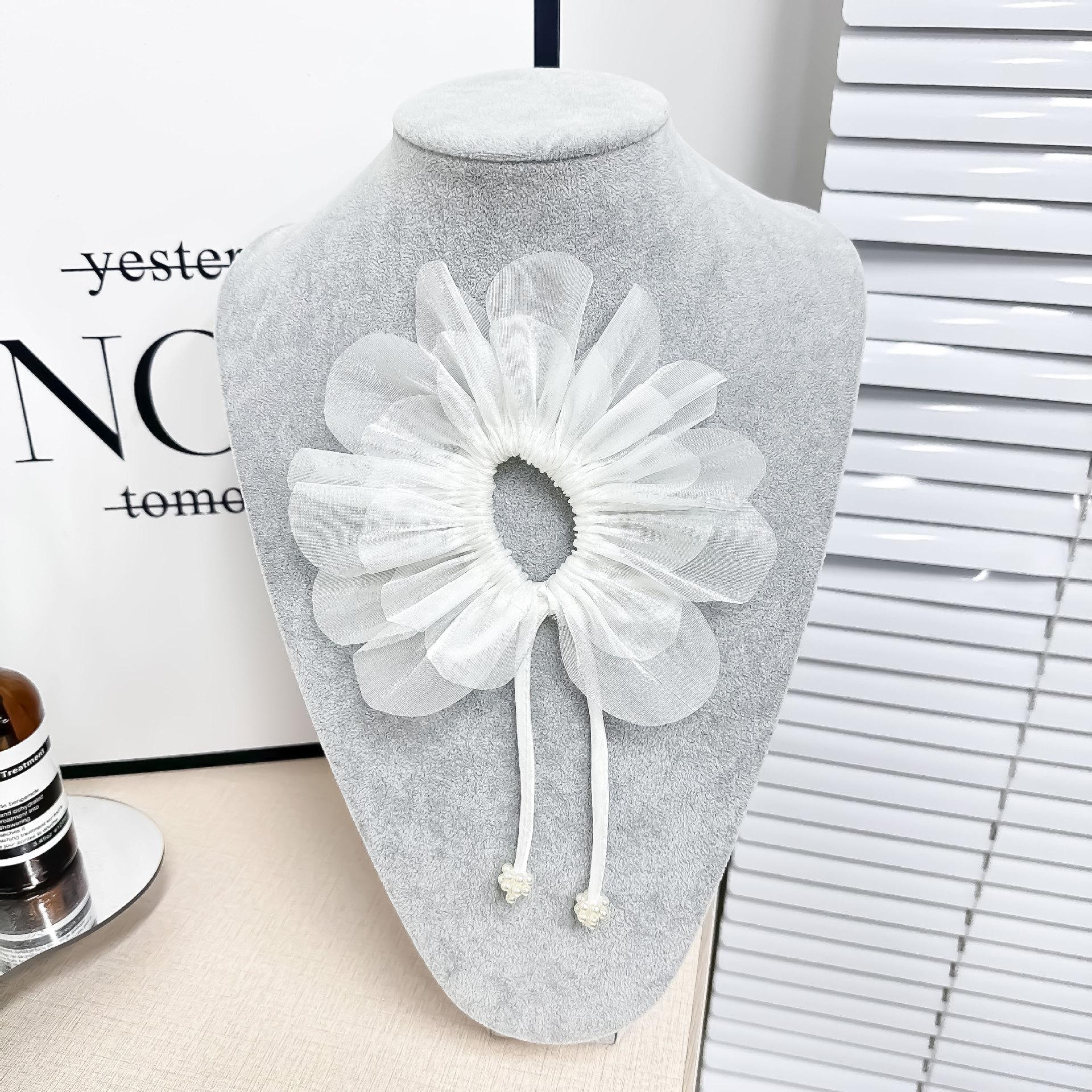 

Multi-Layer Mesh Pleated Small Daisies Irregular Streamers Flower Decoration Corsage Headdress Wedding Dress Children S Clothing Cloth Sticker