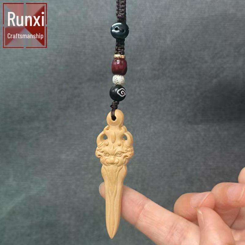 6см Персиковое дерево Мирт креповый Резной меч Брелок-подвеска Main body approx. 6cm