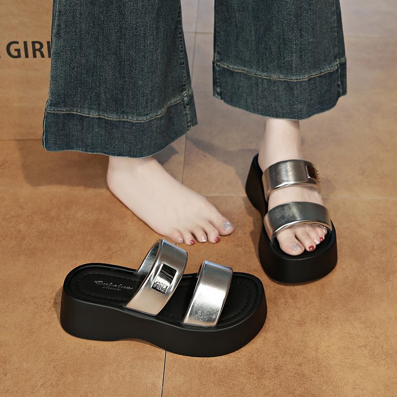 Stepping On Shit Muffin Thick Bottom Beautiful Cool Slippers Women's Summer 2025 New with Skirt Super Fire Beach One-word Drag Outside Wear