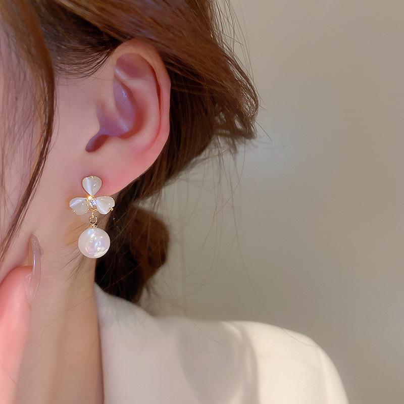 Korean 2023 Cat's Eye Pearl Flower Stud Earrings - S925 Silver Needle, Versatile Design