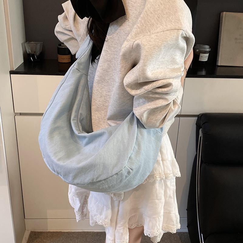 

2025 spring new Japan and Korea simple lazy style literary and artistic large-capacity messenger bag student shoulder bag casual tote bag 44*14*23 светло-синий