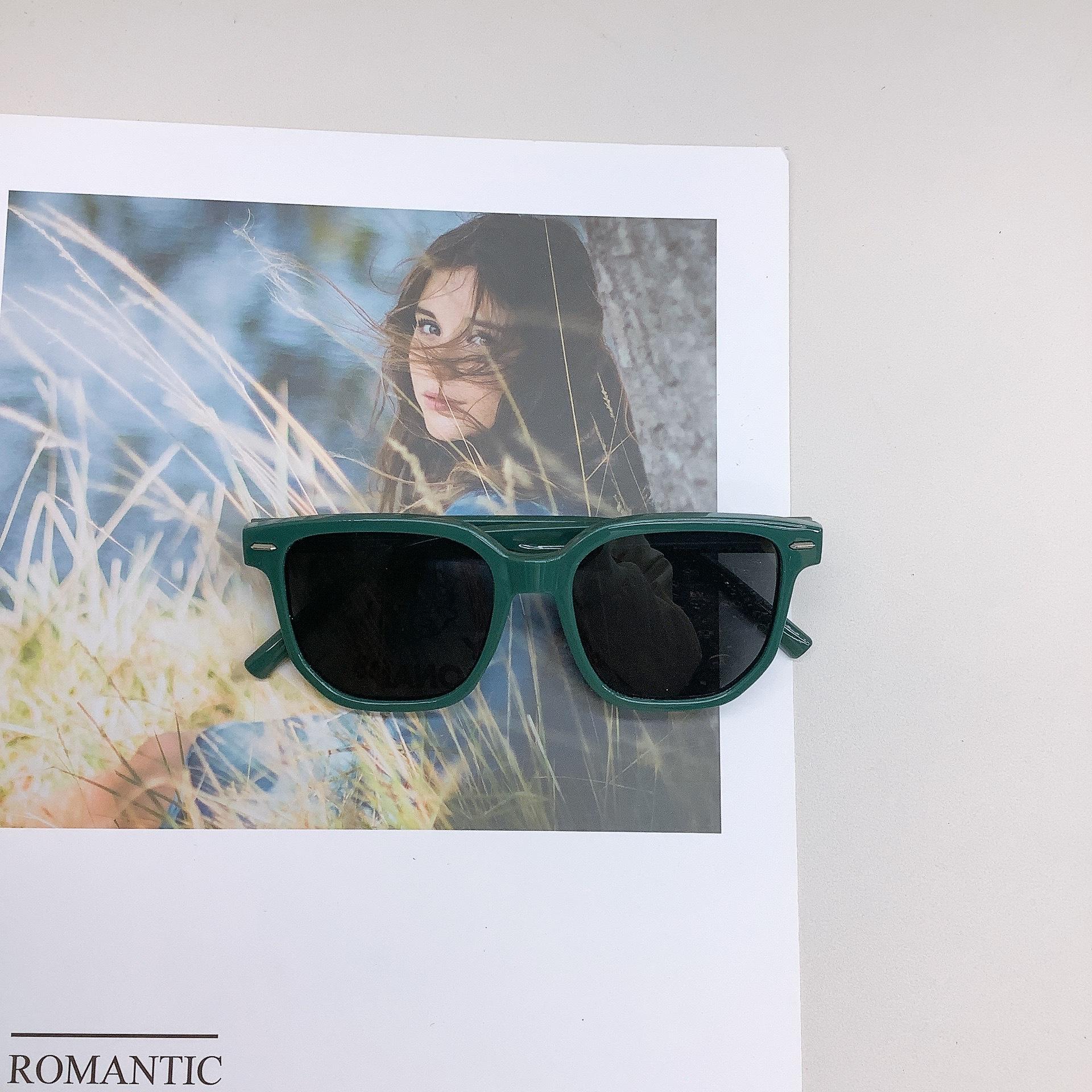 

Солнцезащитные очки для путешествий с защитой от ультрафиолета Детские солнцезащитные очки Модные детские солнцезащитные очки Персонализированные вогнутые очки темно-зеленого