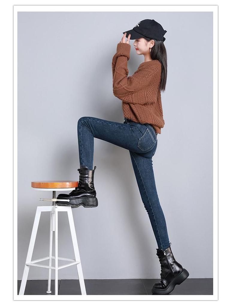 Hochgeschnittene, fleecegefütterte Slim-Fit-Jeans für Damen - Warmer Herbst/Winter 2023 Stil mit dickem Oberstoff und schmal zulaufenden Beinen