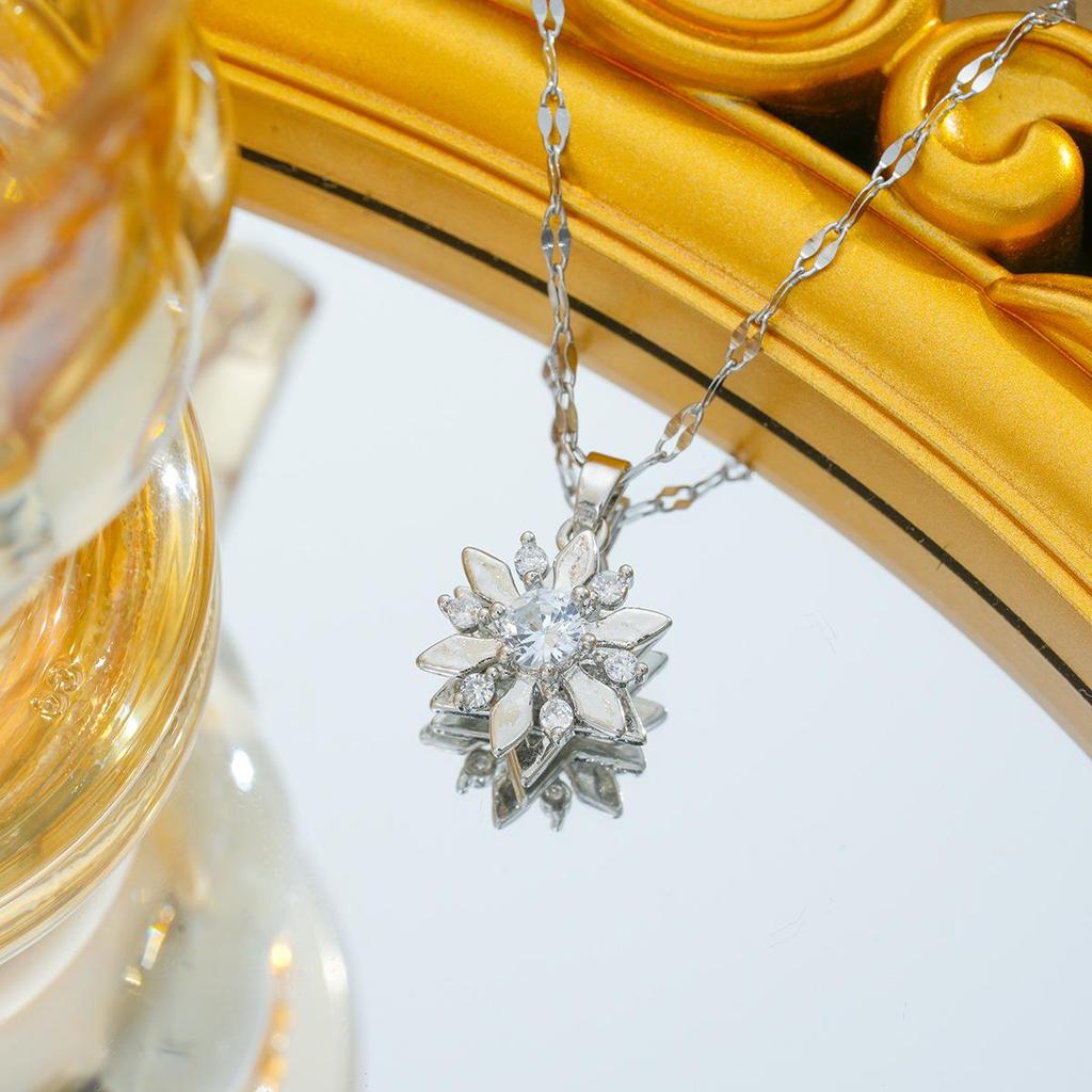 Rotatable Snowflake Pendant Necklace with Rhinestones - Micro-Inlaid Titanium Steel Clavicle Chain