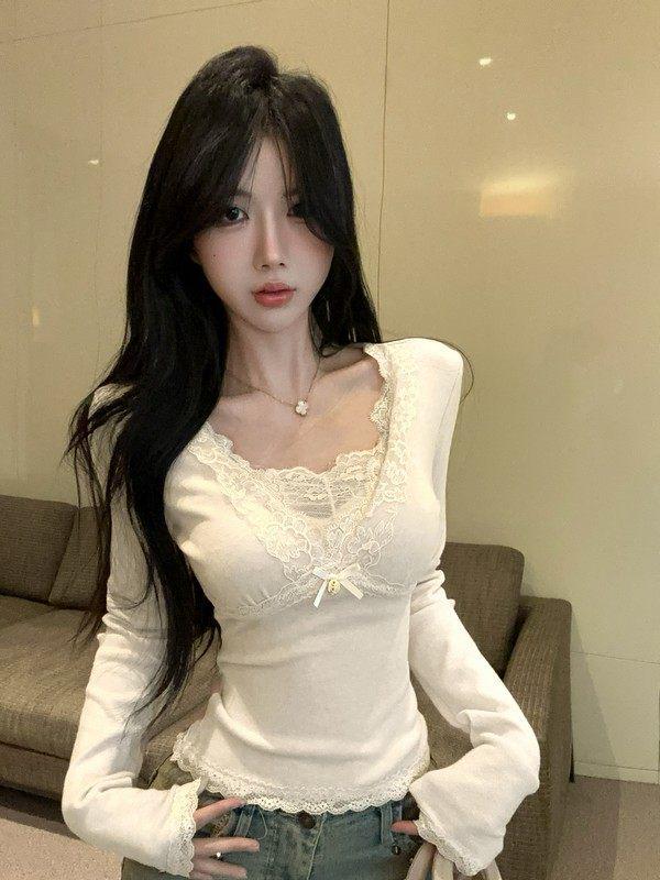 Women's Spring Ballet Style Lace Trim V-Neck Stretch Long-Sleeve Base Layer Top - Sweet & Slimming