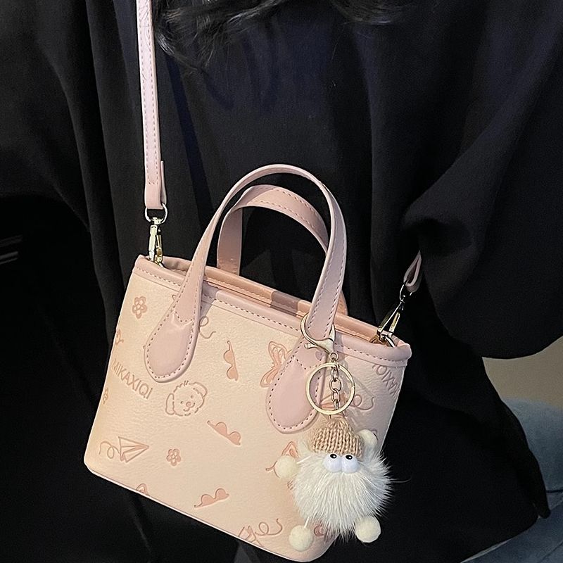 This year, the popular contrasting color small bag women's 2025 new spring and summer messenger bag super fire embossed handbag shoulder