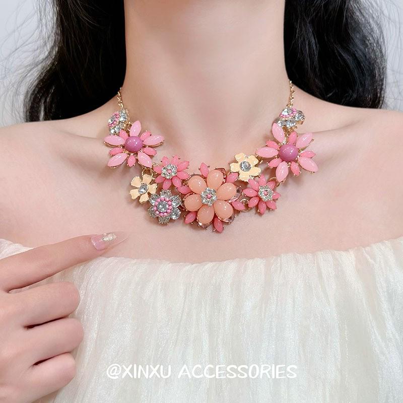Luxury Rainbow Zircon Clavicle Necklace - Candy-Colored Crystal Heart Design