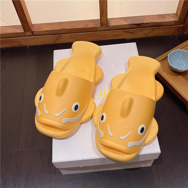 Fashion Trend  Female Summer Shark Slip-On Sandal Cute Student Beach Flat Upper Non-Slip for Couples