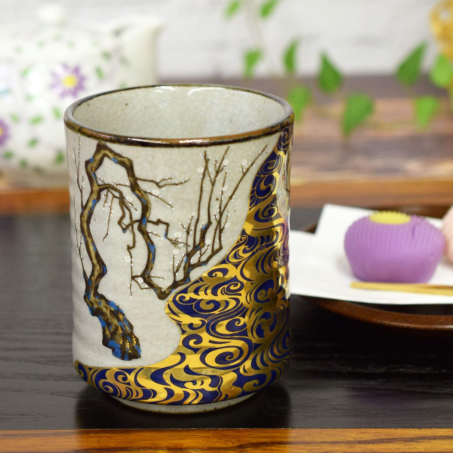 

Waza no Kura Stylish Kutani Ware Teacup with Korin Plum Blossom Design, Large, Ceramic, Brand Name, Japanese Tableware, Made in Japan, Perfect as a Bi