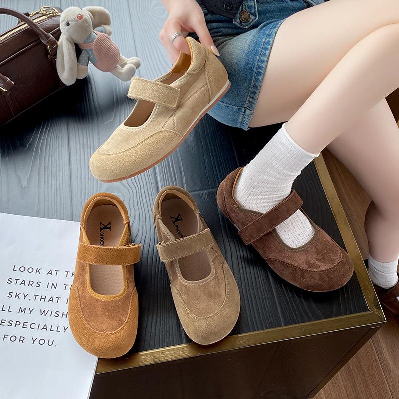 Fashion and Lightweight Retro Shallow Mouth Single Shoes Women's 2025 Spring and Autumn New Models with Skirts Round Head Velcro Mary Jane Shoes