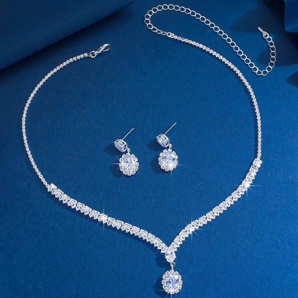 Zircon Necklace Earrings Two-Piece Set Exaggerated Light Luxury Temperament Collarbone Chain High-End Sense Necklace Jewelry Women'S Jewelry