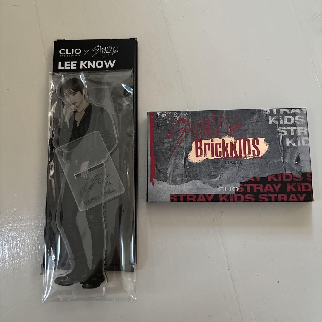 

[USED] CLIO x straykids eyeshadow & figure