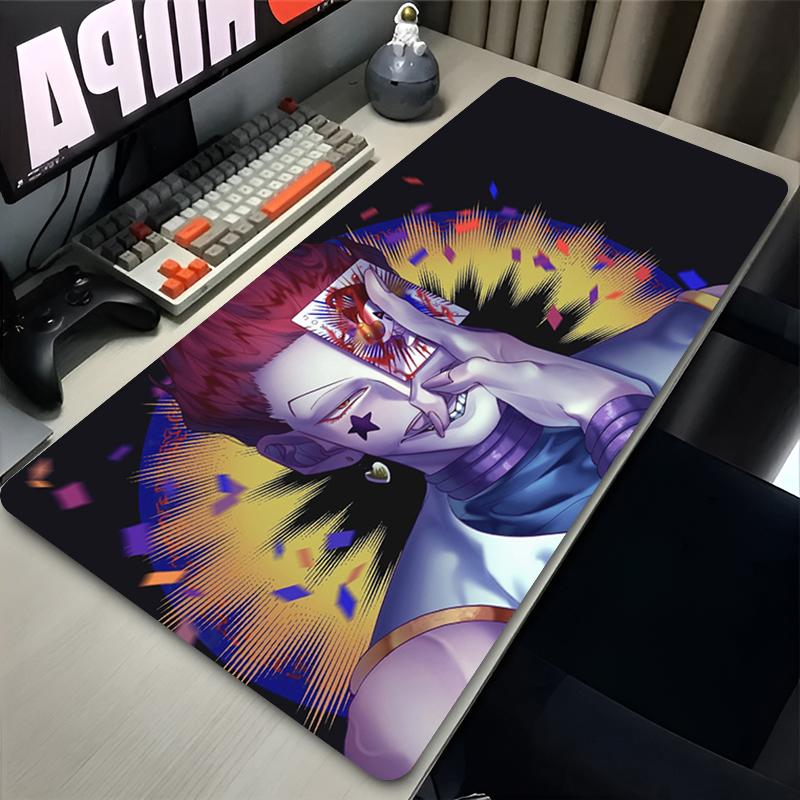 Grand Tapis de Souris Hunter X Hunter Hisoka Morow Anime Pad d'Ordinateur Tapis de Souris de Jeu Accessoires Antidérapants Bureau Ordinateur Portable Deskpad DeskMat