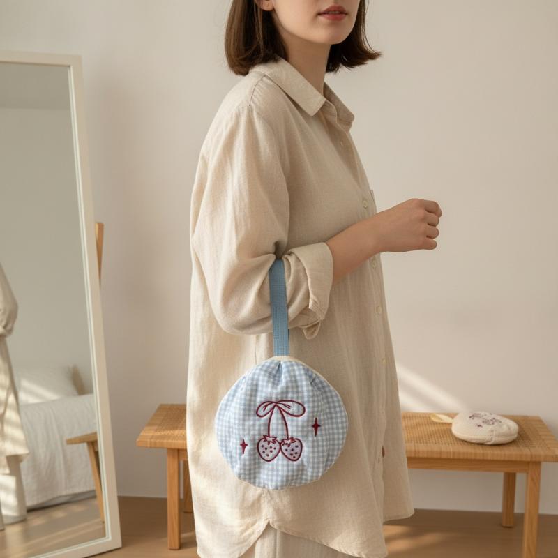 Cute Plaid Strawberry Embroidery Travel Underwear Storage Bag Portable Round Bra Lingerie Organizer Pouch For Women Trip
