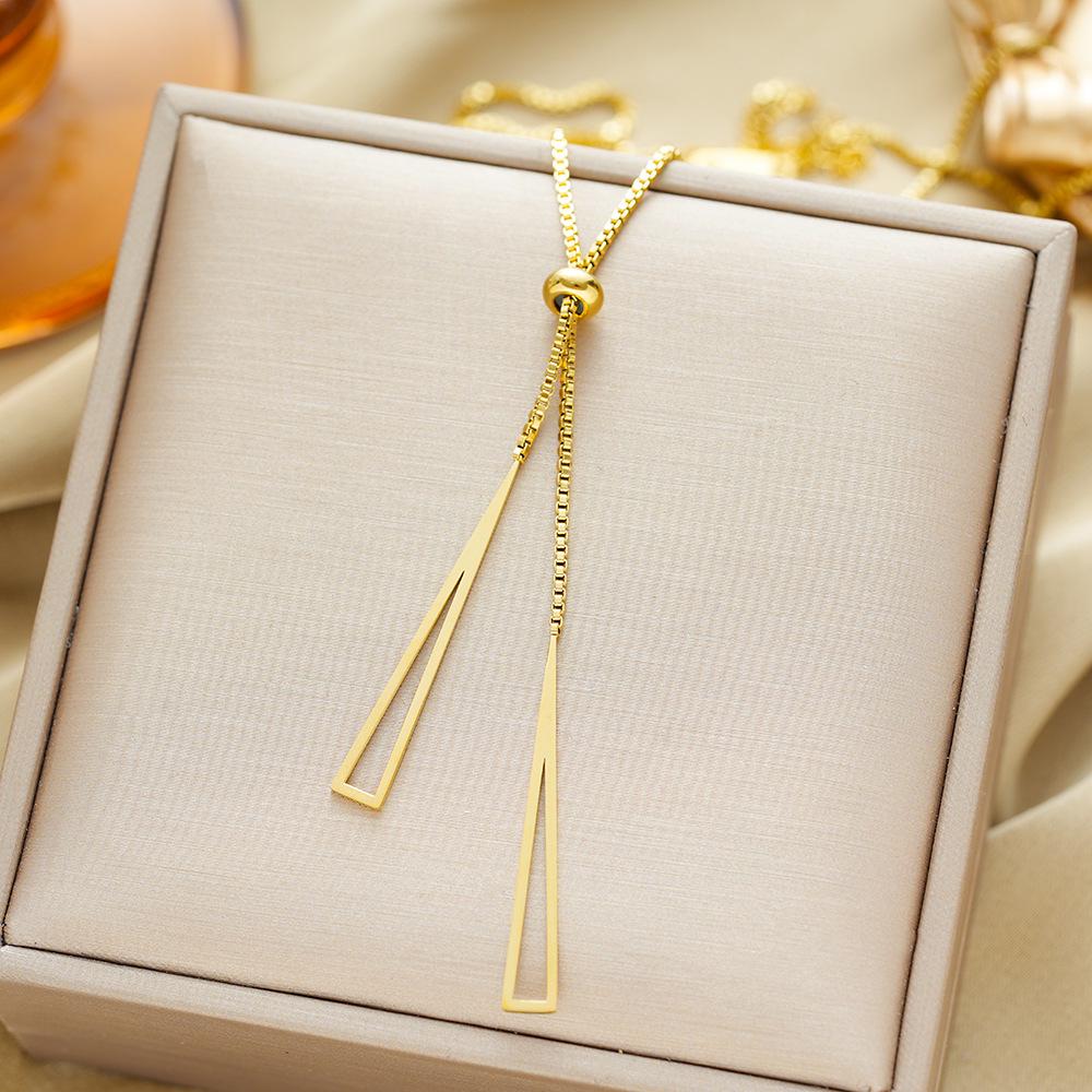 Exquisite 18K Gold-Plated Titanium Steel Necklace - Women's Clavicle Chain Jewelry, Fade-Resistant