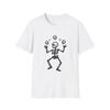 Unisex Softstyle T-Shirt Skelett jongliert mit Totenköpfen Halloween