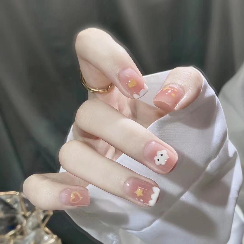 B697 Cotton Clouds Cute And Sweet Style Short Wearable Nails For Everyday Simple And Minimalist Look