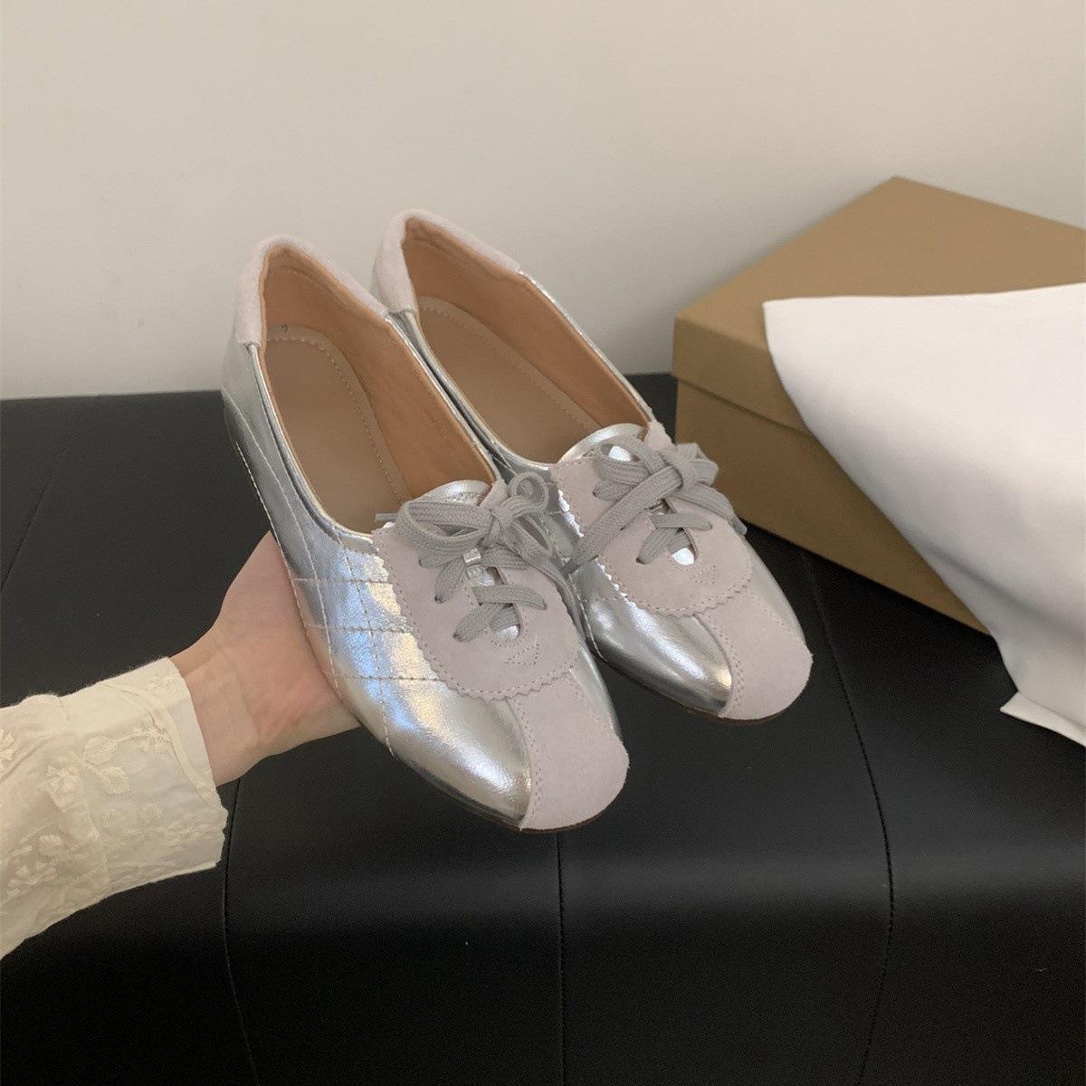 

Серебристые женские туфли-лодочки весна-осень, новые повседневные туфли-лодочки в стиле ретро-сказки на шнуровке из мягкой кожи с одной педалью на плоской подошве Doudou 40 серебряный