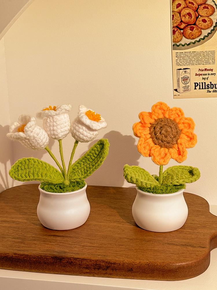 Sunflower Hand-Knitted Woolen Yarn Bouquet - Small Decorative Gift for Home