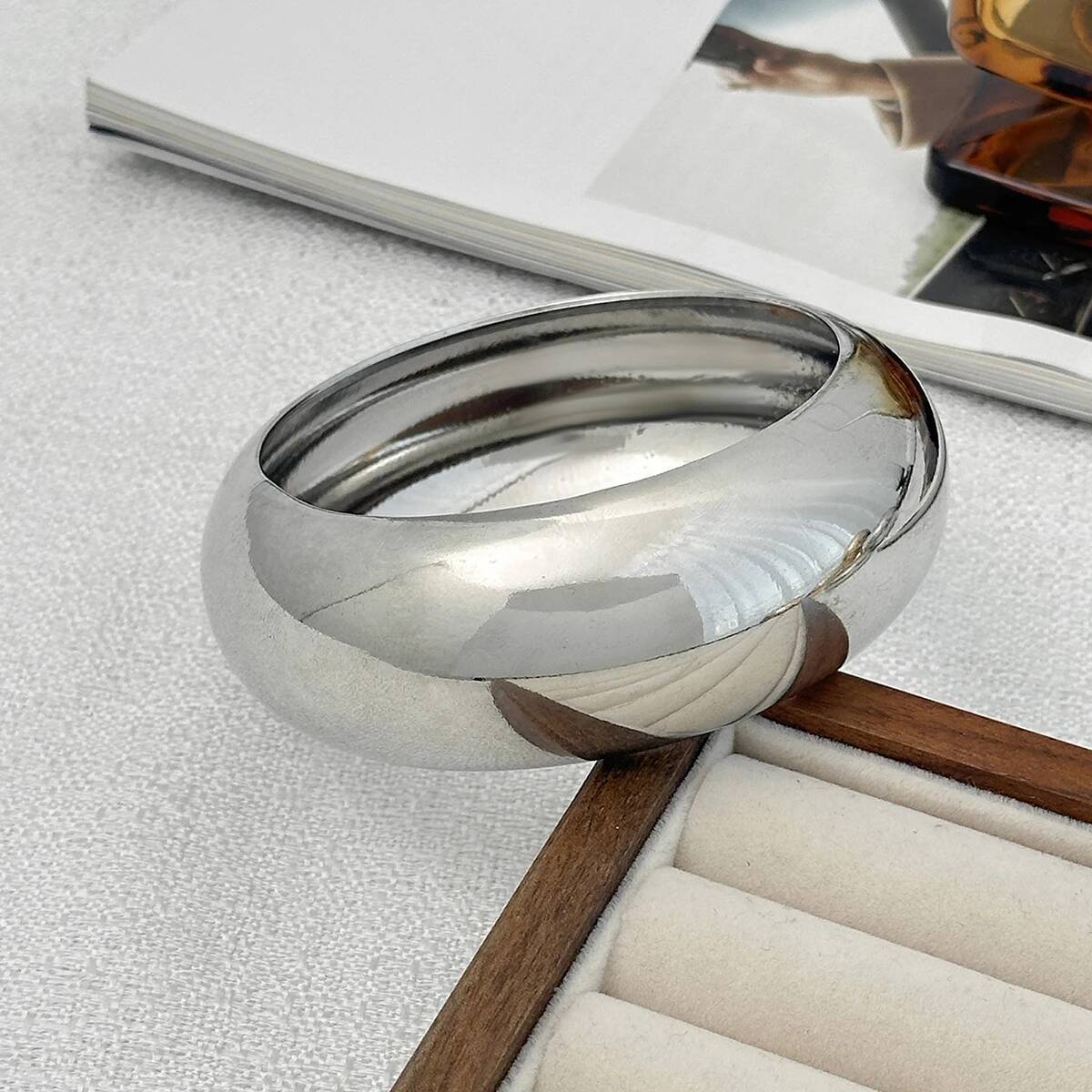 SHIXIN Exaggerated Glossy Big Round Wide Bracelet for Women Punk Geometry Stackable Chunky Bangle Bracelet Party Fashion Jewelry