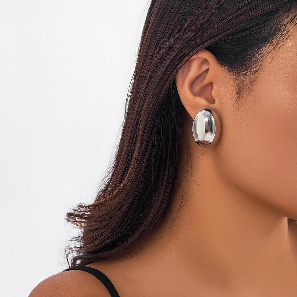 Exaggerated love flower long metal stud earring design sense Wrapped flower earrings earring design suitable for women's daily wear