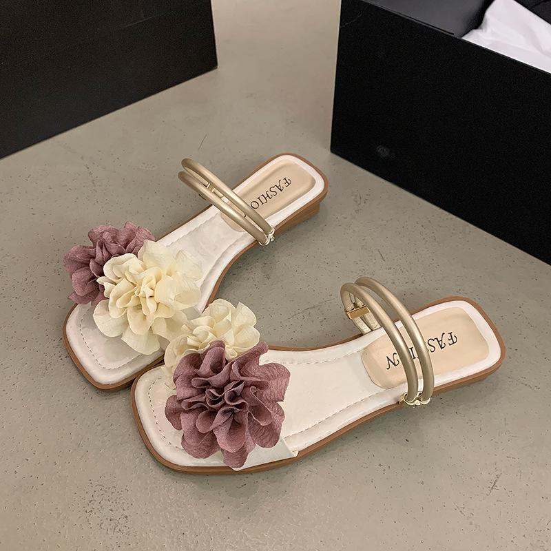 2025 spring and summer new sandals women's fashion flat slippers niche design sense casual one-word shoes