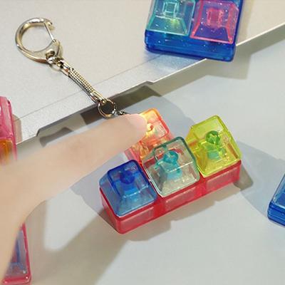 Creatve 4 Keys Fidget Keychain Keycap Stress Relief Clicker Toy Pendant Pass The Time Key Button Finger Keyboard Cap for Adult
