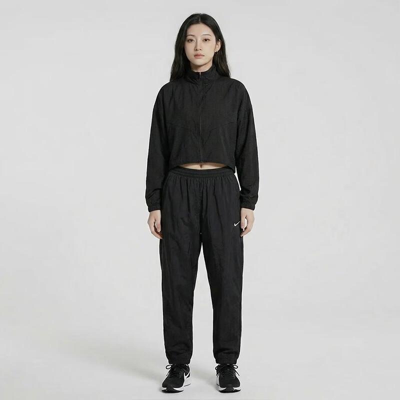 Nike Women's Lightweight Breathable Stand-Collar Woven Windbreaker Jacket