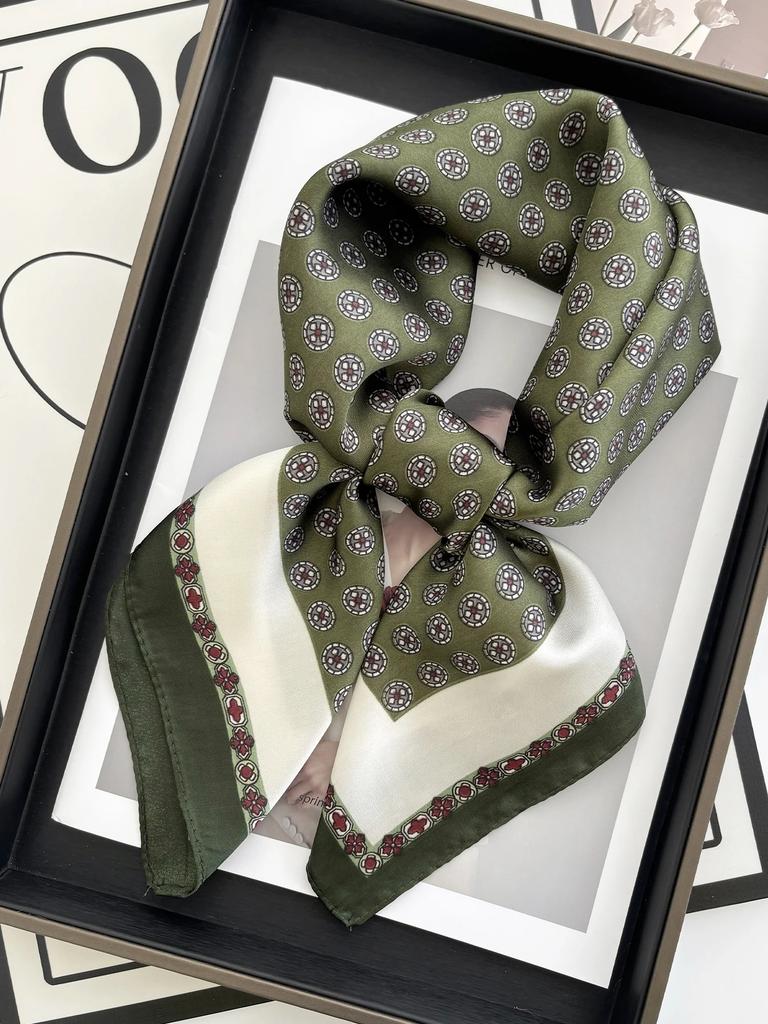 Vintage Chain Print Satin Square Scarf Soft Lightweight Women’s Fashion Accessory for Hair Neck Shawl Elegant Hair Scarf