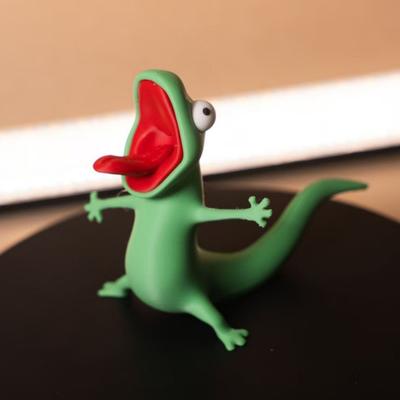 Yousheng 3D Printed Lizard Figurine Funny Lizard Meme Ornament Tabletop Green Lizard Collectible for Desk Living Room Bedroom