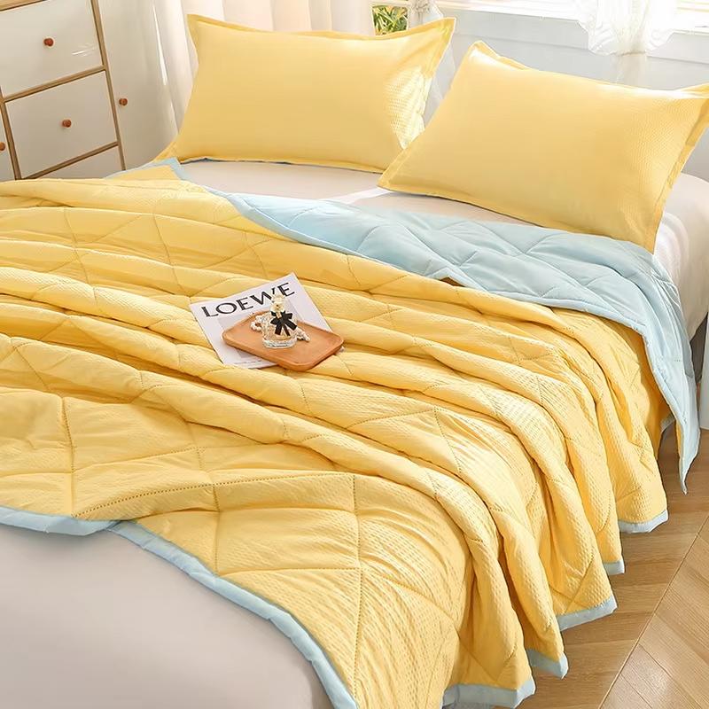 Trendy Hot - Season Bedding: Lightweight Single Summer Quilt, Breathable & Perfect for Air - Conditioned Rooms, College Students