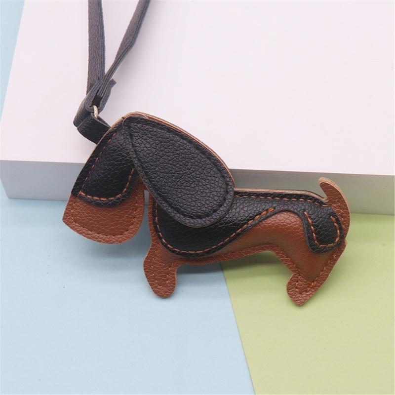 Mini 7x11cm Lightweight PU Leather Sausage Dog Keychain Handcrafted Decoration for Fashion Accessory and Gift