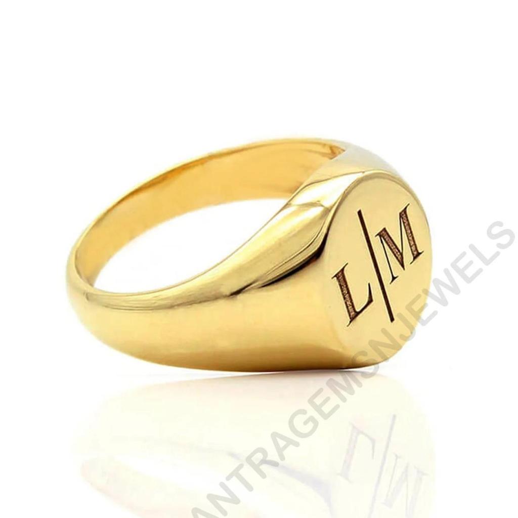 Anel Sinete Personalizado em Prata de Lei com Banho de Ouro Amarelo: Jóias Iniciais Personalizadas