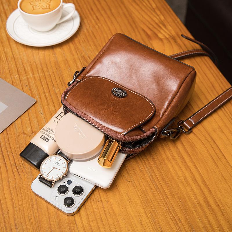 Spring and Summer Crossbody Bag for Women Versatile Vertical Multi Layer Shoulder Bag Retro Small Bag Fashionable High End Mobile Phone Bag