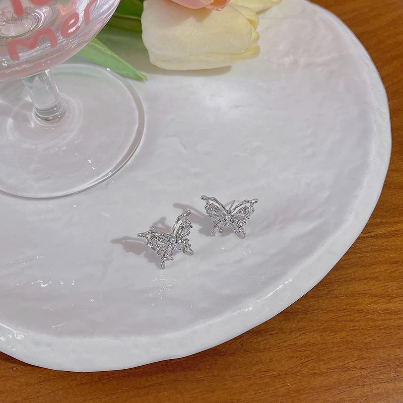 S925 Silbernadel Kleine Schmetterling Perlenohrringe Damen Leichter Luxus Nischen Design Steckerohrringe Koreanischer Ausländischer Stil Ohrringe